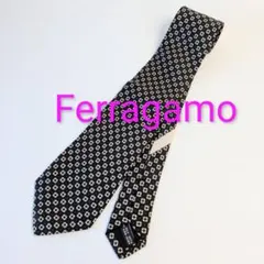 サルバトーレ・フェラガモ　総柄　花　汚れあり