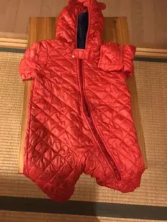 ユニクロベビー70。完全防寒のボディースーツです。