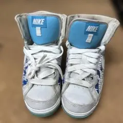 NIKE ウィメンズ エア トループ ミッド