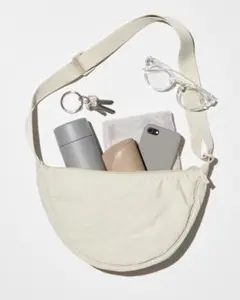 ユニクロ　ラウンドミニショルダーバッグ