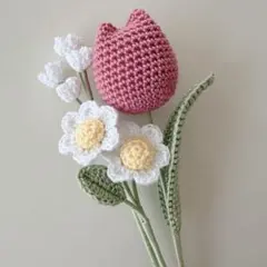 枯れない花束 毛糸の花束 ♡ チューリップとかすみそうの丁度いい花束のサムネイル