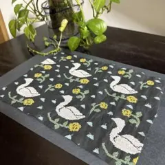クロスステッチスワン刺繍/ミナペルホネン/サリースコット