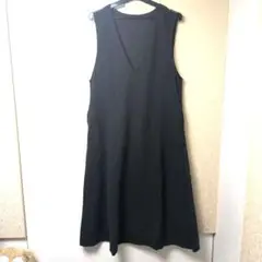 美品!!　UNIQLO ダークグレー Vネック ジャンパースカート S