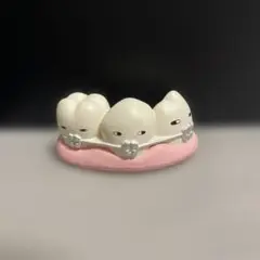 無口な歯のキャラ フィギュアコレクション　ガチャ 矯正