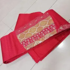 赤い金色刺繍の帯