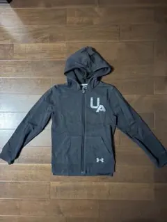 Under Armour グレー パーカー 140