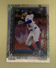 ムーキーベッツ　2025 topps baseball MLB ホロカ