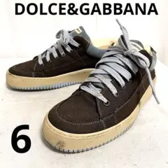 ブラウン スニーカー