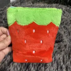 いちご ポーチ 筆箱　ペンケース　化粧ポーチ　小物入れ 苺　ストロベリー　赤