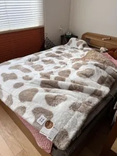 抗菌防臭わた入り　ファータッチ毛布 牛柄　シングル 140×200cm