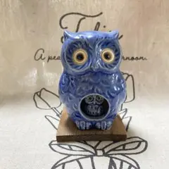 青色フクロウの置物