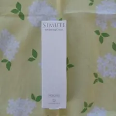 【新品未使用】SIMUTEシュミート　薬用美白クリーム30gのサムネイル