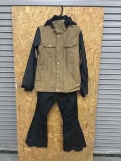 スノーボードウェア　レディース　使用回数少　上下セット　JEWEL Sサイズ