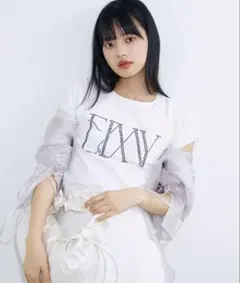 8/6まで出品　eimy istoire パールロゴミニマルTシャツのサムネイル