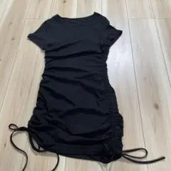 黒いミニワンピース M シーイン　無地