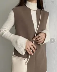 callautia 深Vネックベスト　ダークベージュ　ジレ　M