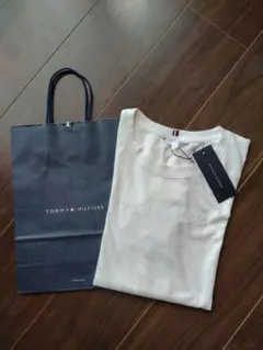 新品タグ付き!トミーヒルフィガー半袖TシャツMサイズ
