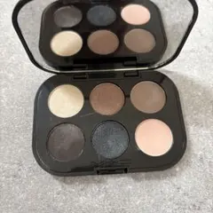 マック　コネクト　イン　カラー　アイシャドウ　パレット　クリプトナイト