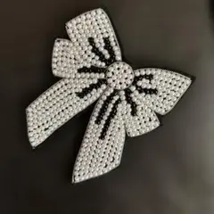 リボン型ブローチ ホワイト ブラック