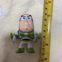 トイストーリー　バズ　ディズニー　フィギュア