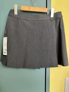 UNIQLO ダークグレー プリーツスコート S