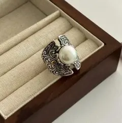 ヴィンテージ調 指輪 リング シルバー系 彫刻　パール アンティーク風
