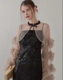 エレガントなブラックロングドレス