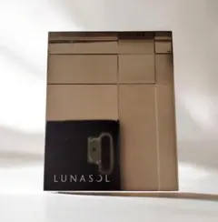 【残量多】ルナソル　アイシャドウ　グレイスコントラスティングアイズ　01