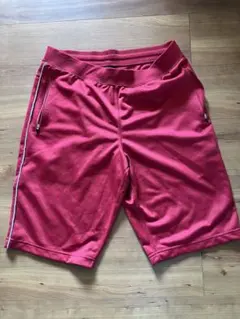 ユニクロ メンズ スポーツハーフパンツ レッド Mサイズ ジッパーポケット付