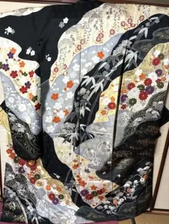 黒地花柄着物 金箔装飾、花嫁振袖 - メルカリ