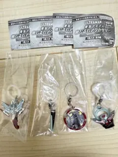 ウルトラマンシリーズ　変身アイテムめじるしアクセサリー　4種