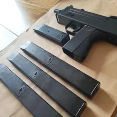 マルゼン イングラムM11GBB ショート+ロング3+ロングマグポーチ(3)