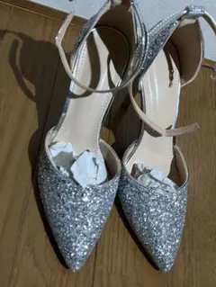 キラキラ　シルバー　パーティ用パンプス