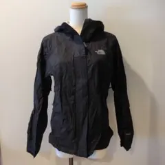 ブラック マウンテンパーカー