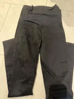 ウルトラストレッチマタニティジーンズ ブラック　UNIQLO