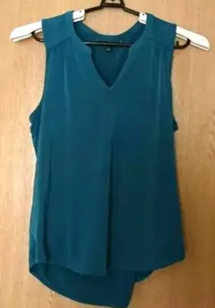 バナナ・リパブリック グリーンノースリーブ M