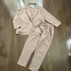 SUREVE ベージュ セットアップ