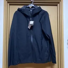 【新品】UNIQLO ブラック ブロックテックパーカLサイズ