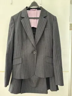 LES MUES Femmeストライプスカートスーツ