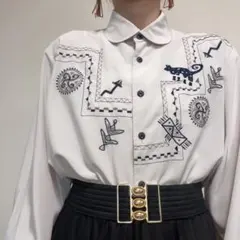 民族調 刺繍 デザインブラウス グレージュ系 長袖 レトロ クラシカルのサムネイル