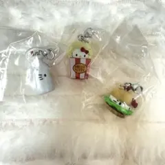 ハローキティ　アメリカンデザイン　めじるしアクセサリー