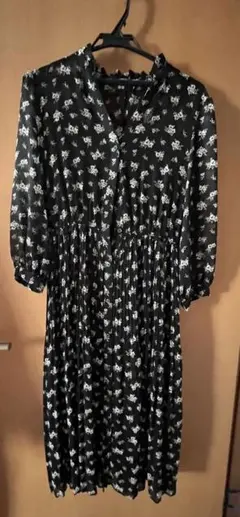 花柄 七分袖 ロングワンピース 黒