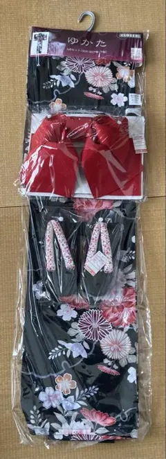 新品　浴衣セット 黒　花柄 赤帯 下駄付き
