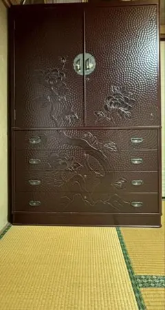 着物箪笥 伝統工芸 彫刻入り 桐箪笥　昭和嫁入り家具 着物箪笥 伝統工芸 彫刻入り 桐箪笥 昭和嫁入り家具 - メルカリ
