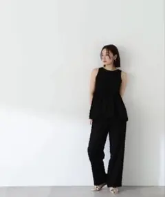 カットジャガードペプラムニット、イージーパンツセットアップ