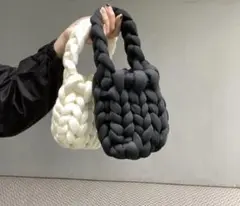 マンドゥバッグ　ブラック　編み込み　ハンドバッグ