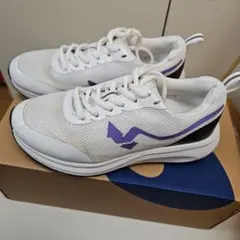 ホワイト/パープル スニーカー