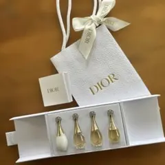 新品　￼DIORバースデーギフトミニ香水4本セット　ショッパー&リボン付き