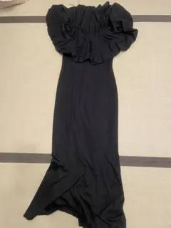 黒のフリルオフショルダーマーメイドドレス