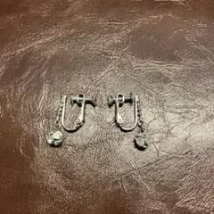 フックタイプ イヤリング クリスタル付き